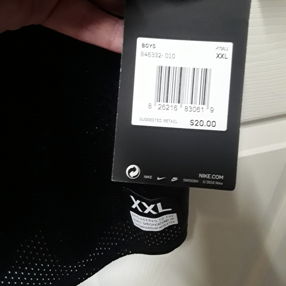 Nike big boys mesh Jersey - Picture 2 of 2